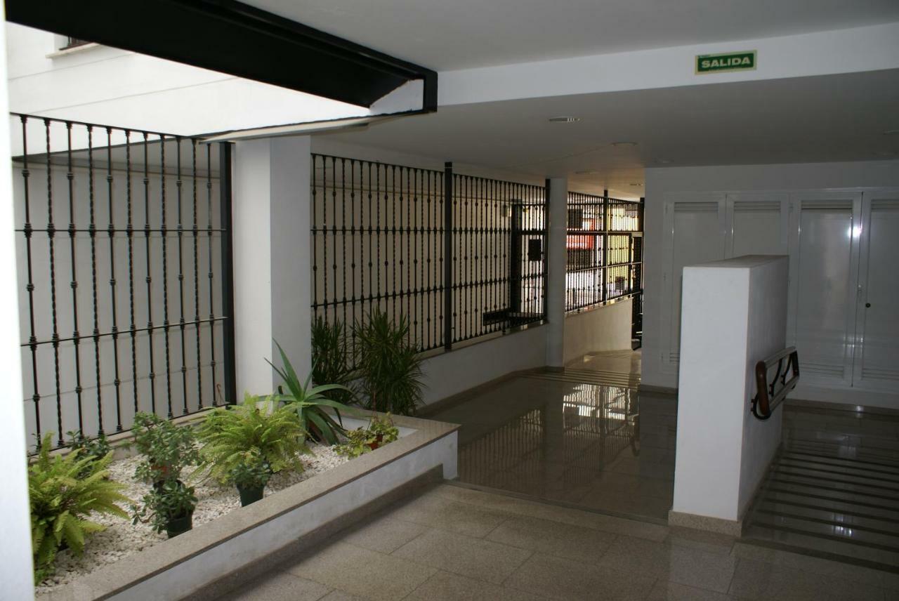 First Floor Close Macarena Church เซบีญา ภายนอก รูปภาพ